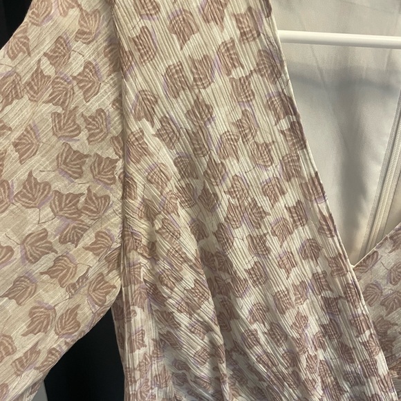 Club Monaco Mini-Dress with Bell Sleeves - Picture 3 of 6